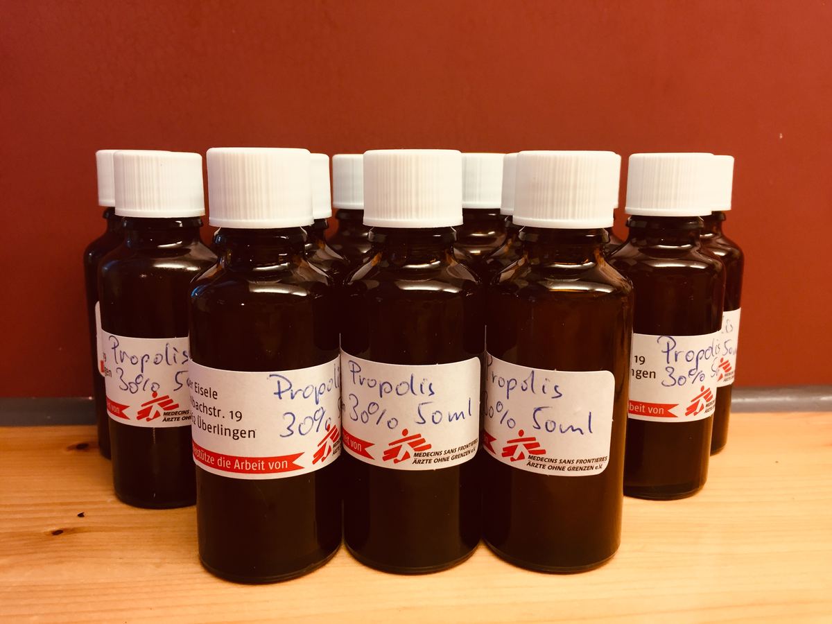 Fläschchen mit Propolis-Tinktur